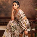 Priyanka Mohan: చీరకట్టులో ఆకట్టుకుంటున్న పవన్ బ్యూటీ.. ఫొటోస్ వైరల్!