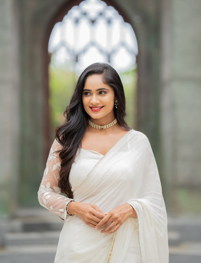 Tejeswini Gowda photo gallery