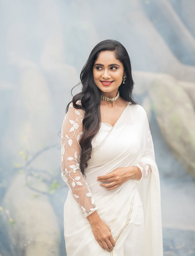 Tejeswini Gowda photo gallery