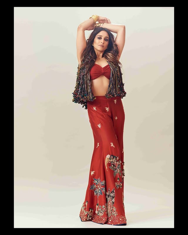 Regina cassandra Photo Gallery