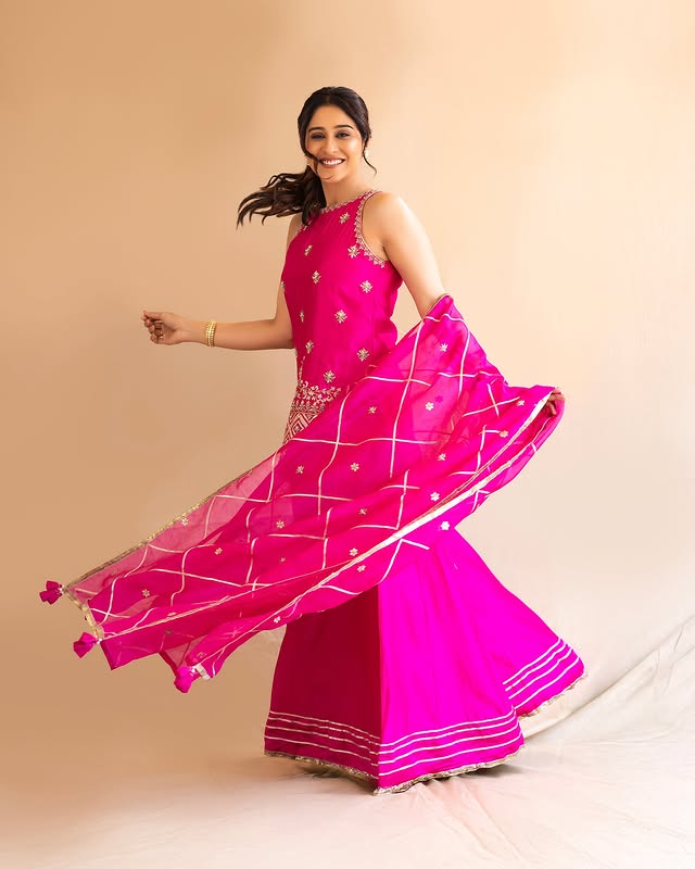 Regina cassandra Photo Gallery