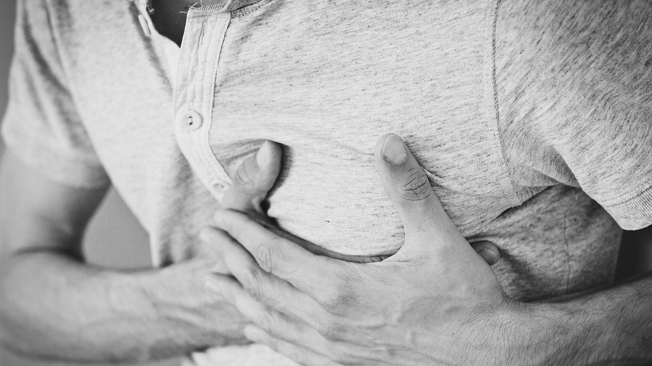 Heart Attack Symptoms: మీ వేళ్లు కాళ్లు ఇలా అవుతున్నాయా? ఇవి గుండెపోటుకు సంకేతాలు