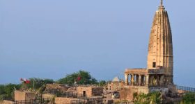 Temple: ప్రభుత్వ ఉద్యోగం కావాలంటే ఈ ఆలయాన్ని సందర్శించండి, మీ కోరిక తీరిపోతుంది