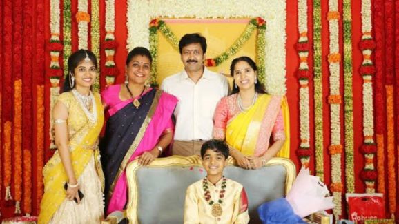 Vadde Naveen : వడ్డే నవీన్ భార్య బ్యాగ్రౌండ్ ఏంటో తెలుసా..? నమ్మడం కష్టమే..