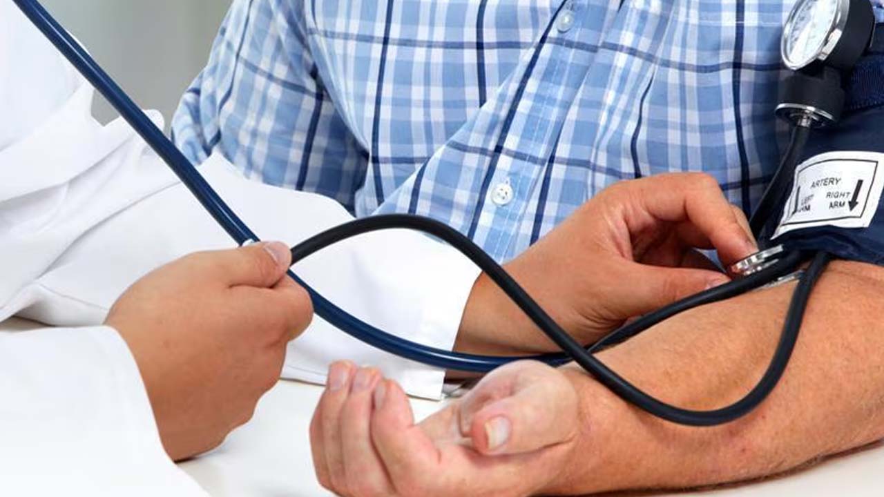 Low Blood Pressure: ఈ టిప్స్‌తో.. లోబీపీ సమస్యకు చెక్ !