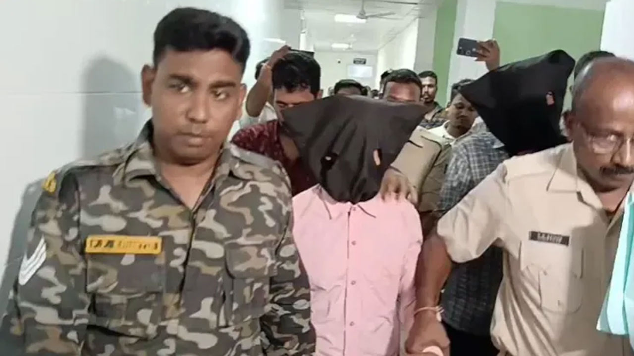 Pregnant Teenager Bury Alive: 15 ఏళ్ల బాలికపై సామూహిక అత్యాచారం.. గర్భవతి అని తెలియగానే సజీవంగా పాతిపెట్టి..