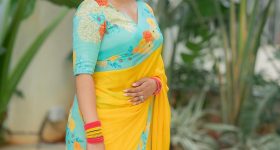 Sravanthi Chokarapu: బంతిపువ్వులా చీరకట్టులో కవ్విస్తున్న స్రవంతి.. ట్రెడిషనల్ లుక్ కి దాసోహం!