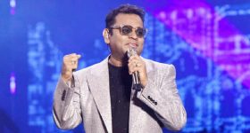 AR Rahman: 8ఏళ్ల తర్వాత హైదరాబాద్‌లో రెహమాన్‌ మ్యూజిక్‌ కన్సర్ట్‌, జొమోటోలో టికెట్స్.. ధరేంతో తెలుసా?