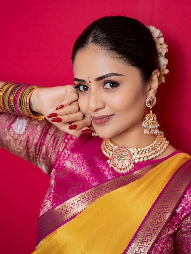 Sreemukhi Photo Gallery