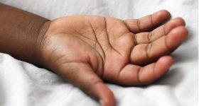 Finger Massage: మీ చేతి వేళ్ళను ఇలా మసాజ్ చేసుకోండి.. రిజల్ట్ మీరు అస్సలు ఊహించలేరు