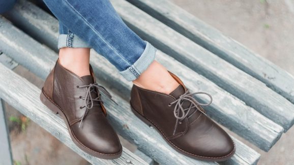 Shoes: ఇతరుల చెప్పులు మీరు వేసుకుంటున్నారా? మీకు ఏం జరుగుతుందో తెలుసుకోండి