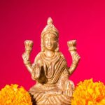Shravana Masam: శ్రావణమాసంలో మహిళలు ఏ రంగు గాజులు, ఏ రంగు చీర వేసుకుంటే శుభప్రదం?