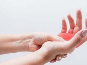 Causes Of Numbness: తరచూ కాళ్లు, చేతులకు తిమ్మిర్లు పడుతున్నాయా ?