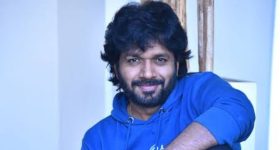 Priyanka Jawalkar: చీరలో అందాలు దాచేస్తూ.. చూపులతో గుచ్చేస్తూ.. కుర్రాళ్లను పిచ్చెక్కిస్తున్న ప్రియాంక జవాల్కర్