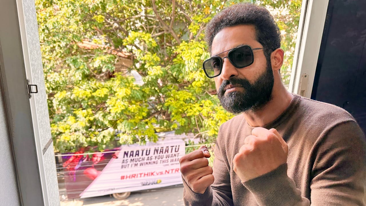 Ntr -Hrithik: ఎన్టీఆర్ కు రిటర్న్ గిఫ్ట్ పంపిన హృతిక్… అసలైన వార్ అప్పుడే అంటూ తారక్ రిప్లై!