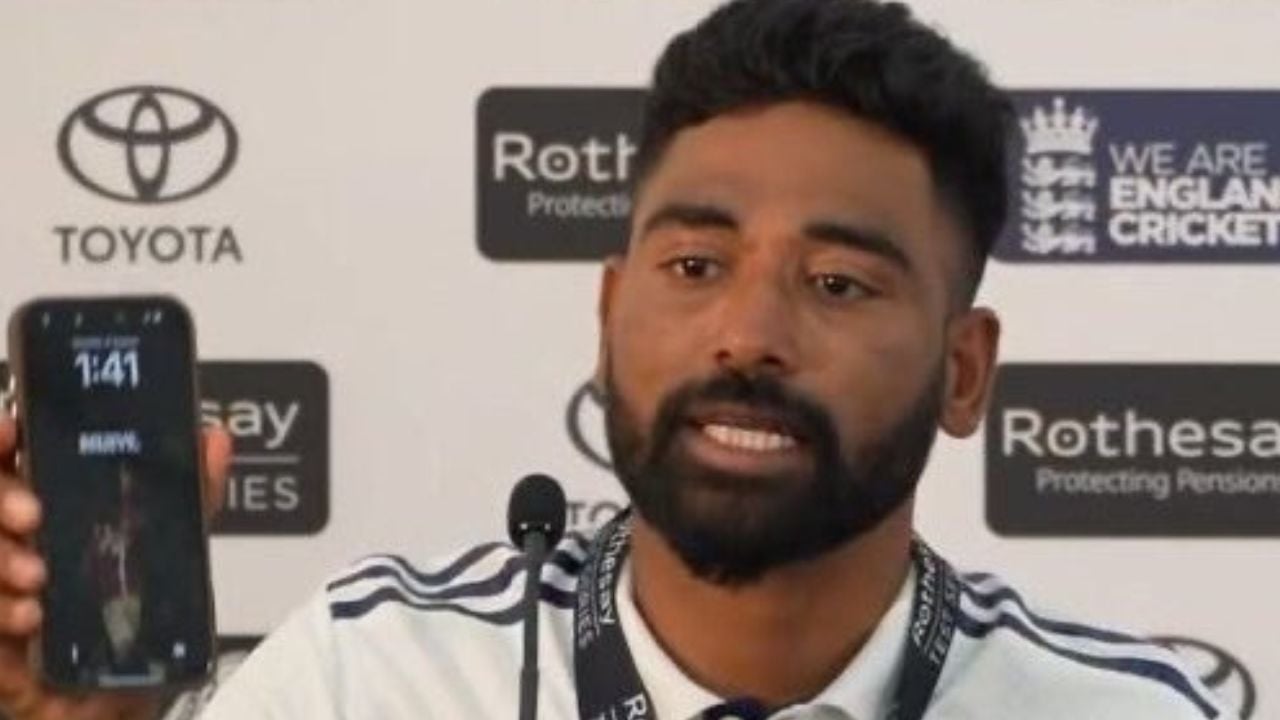 Mohammad Siraj :  మహమ్మద్ సిరాజ్ మొబైల్ ఫోన్ వాల్ పేపర్ లో ఎవరున్నారో తెలుసా