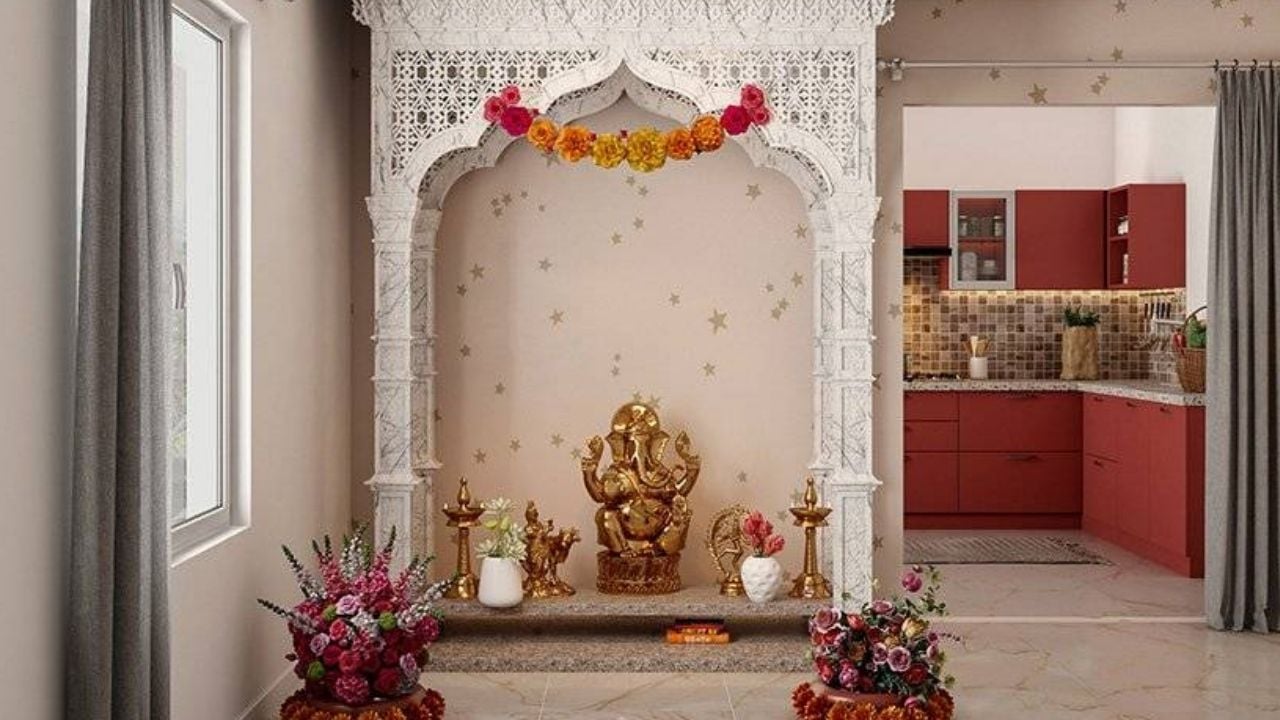 Vastu Tips: మీ పూజ గది ఇలా ఉందా ? అయితే సమస్యలు తప్పవు !
