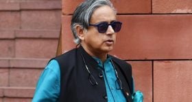 Shashi Tharoor: టీమిండియాకు క్షమాపణలు చెప్పేసిన శశిథరూర్