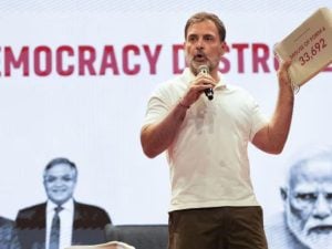 Rahul Gandhi: ఒక సింగిల్ బెడ్ రూం ఇంట్లో 80 మంది ఓటర్లు ఉన్నారట…
