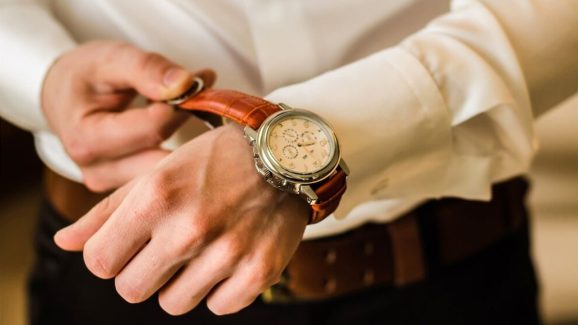 Left Wrist watch: వాచ్ ఎడమచేతికే ఎందుకు వేస్తాం? చాలామందికి తెలియని నిజం