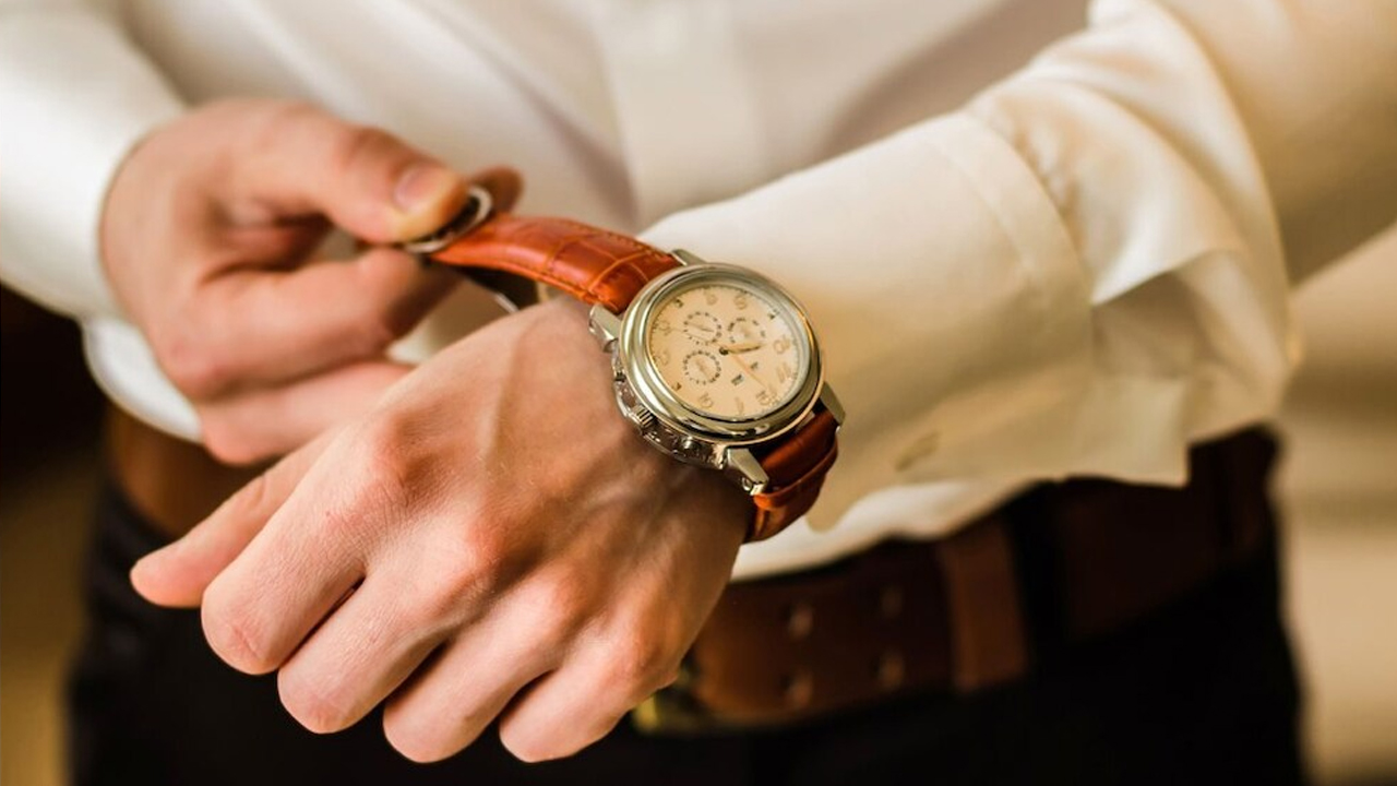 Left Wrist watch: వాచ్ ఎడమచేతికే ఎందుకు వేస్తాం? చాలామందికి తెలియని నిజం
