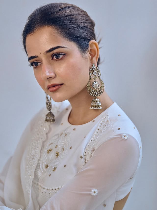 Ashika Ranganath Photo Gallery