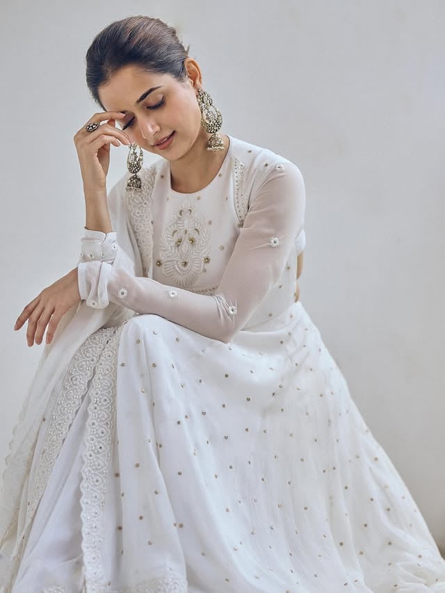 Ashika Ranganath Photo Gallery