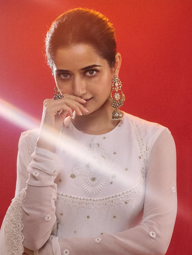 Ashika Ranganath Photo Gallery