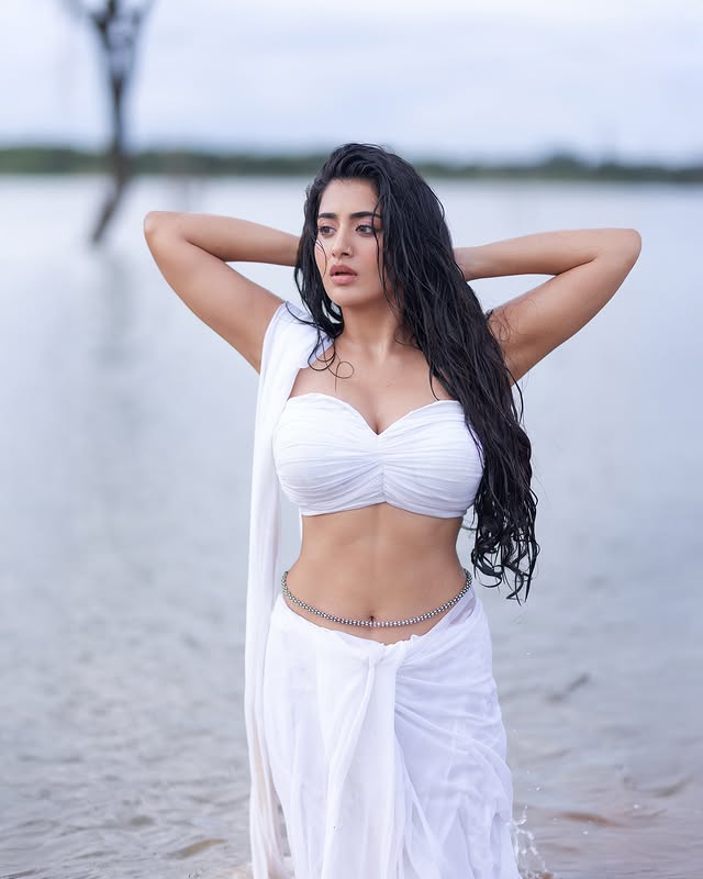 Rashi Singh photo Gallery