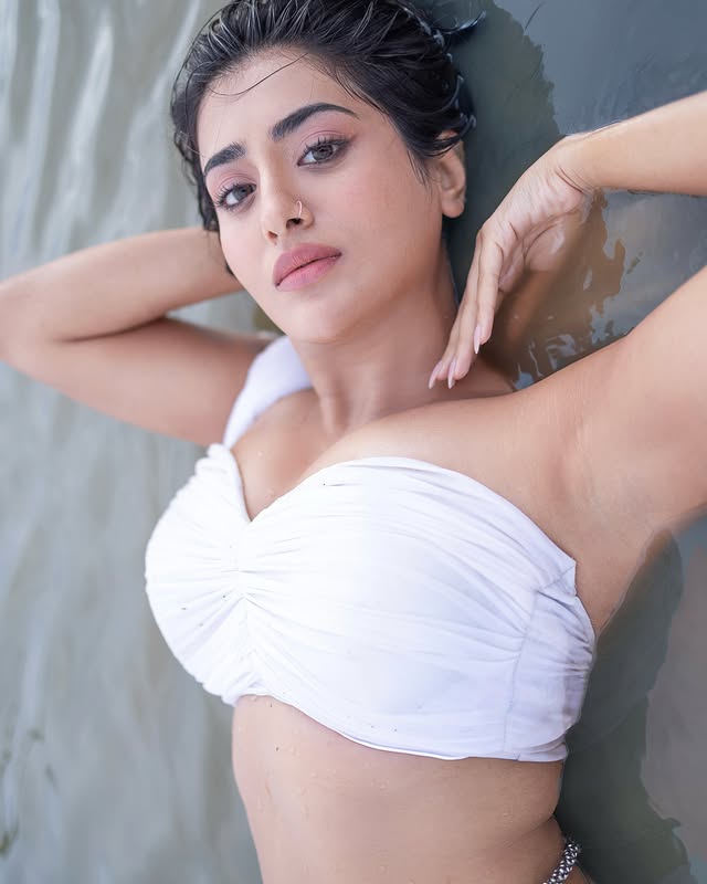 Rashi Singh photo Gallery