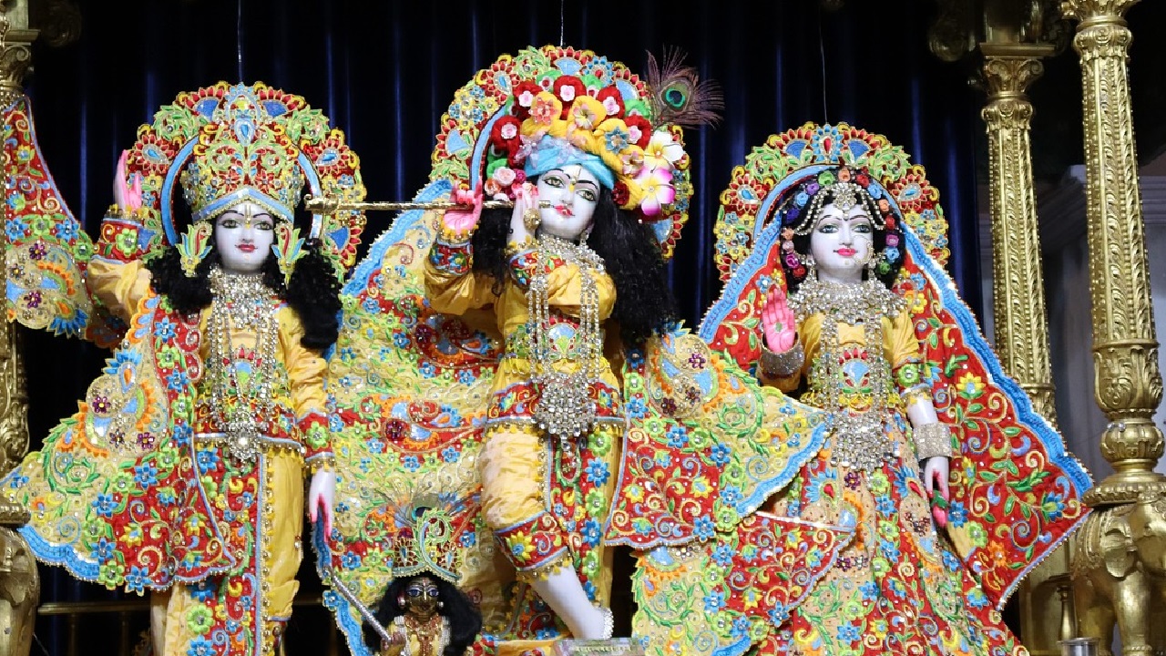 SriKrishna and Zodiac signs: కృష్ణుడికి ఎంతో ఇష్టమైన రాశులు, ఇవే వీరికి ఎప్పుడూ డబ్బు కొరత రాదు