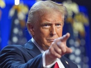 Donald Trump: భారత్‌పై 50 శాతం TAX.. బాంబ్ పేల్చిన ట్రంప్..