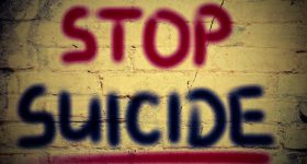 Student Suicide: క్లాస్‌రూమ్‌లో ఉరి వేసుకొని ఇంటర్ విద్యార్థిని సూసైడ్.