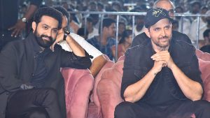 War 2 PreRelease Event: వార్ 2 ప్రీ రిలీజ్ వెంట్ బడ్జెట్ ఎన్ని కోట్లో తెలుసా? యష్‌ రాజ్ ఫిల్మ్స్ భారీగానే ఖర్చుచేసిందే..